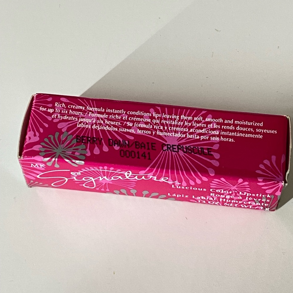 Mary Kay signature luscious color lipstick berry dawn - Picture 6 of 6